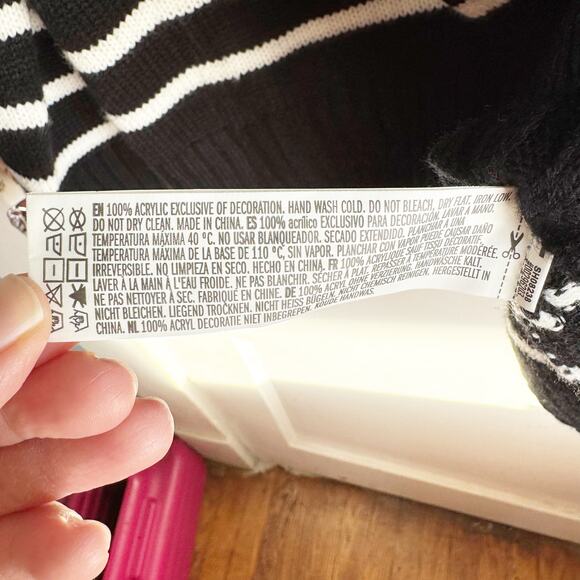 Disney x Forever 21 Men’s Striped Knit Terry Donald Duck Sweater Anniversary S - Picture 8 of 9